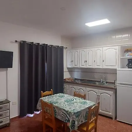 El Lomo Apartment *
